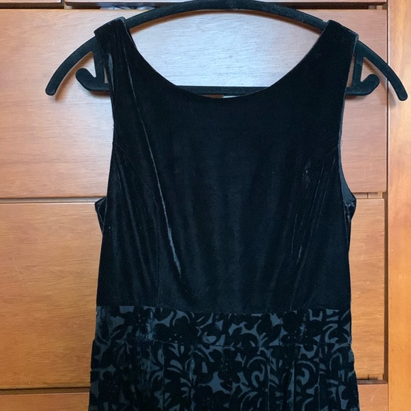 Velvet black dress. - Picture 2 of 9